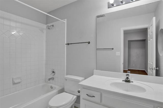 Building Photo - 1511 Westmont Dr