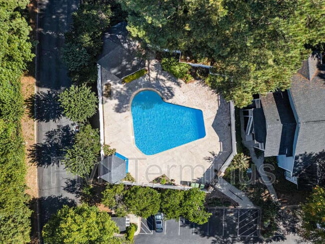 Building Photo - 2721 St Augustine Trail SE