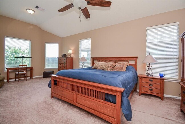 Building Photo - 2715 Farlow Ln