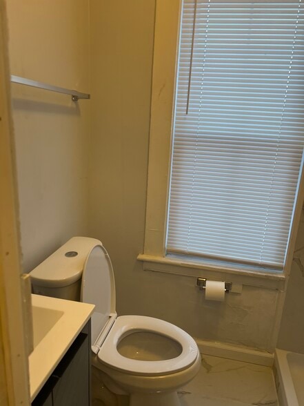 Building Photo - 55 Laurel St