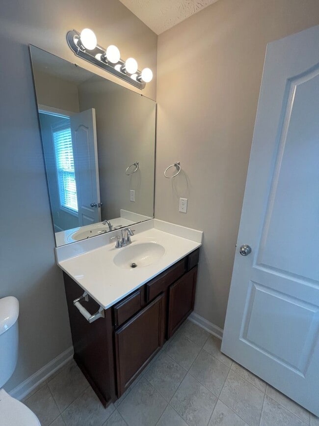 Building Photo - 2 Bedroom Townhome in Havelock