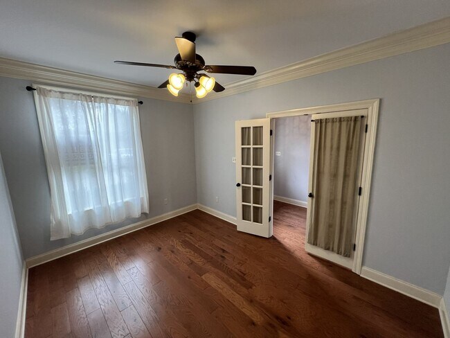 Building Photo - 7335 Oak View Dr.