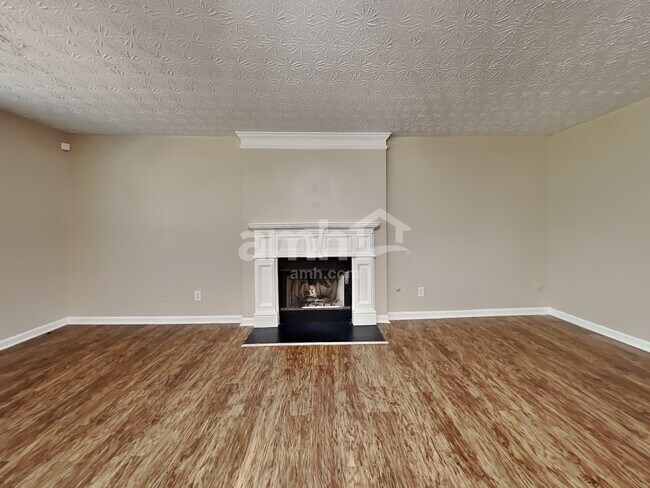 Building Photo - 70 Maxton Ave