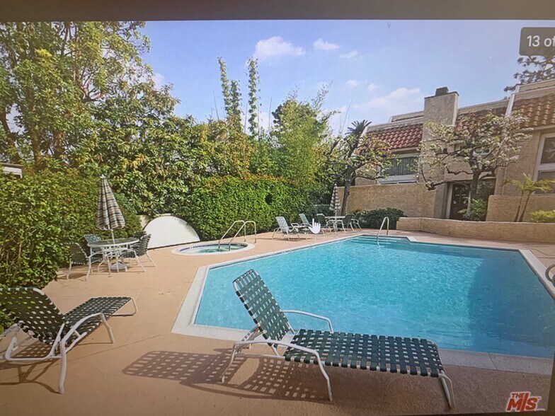 Building Photo - 129 Alta Ave