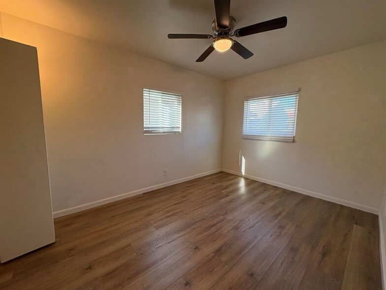 Building Photo - 3011 E 7th St