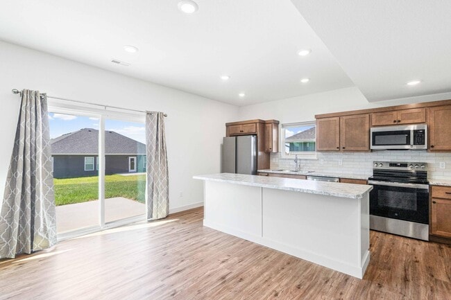 Building Photo - 3400 Naples Dr