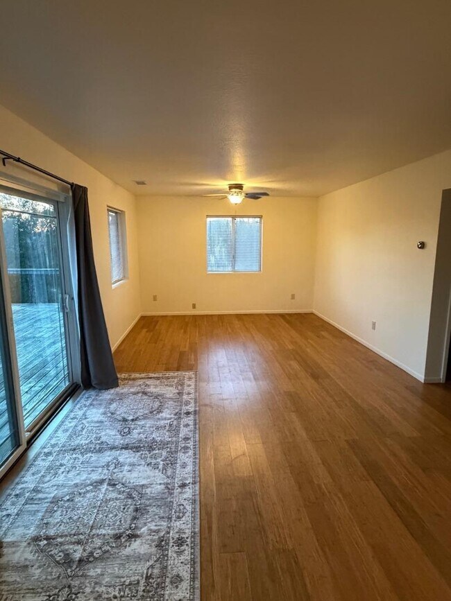 Building Photo - 11100 La Honda Rd