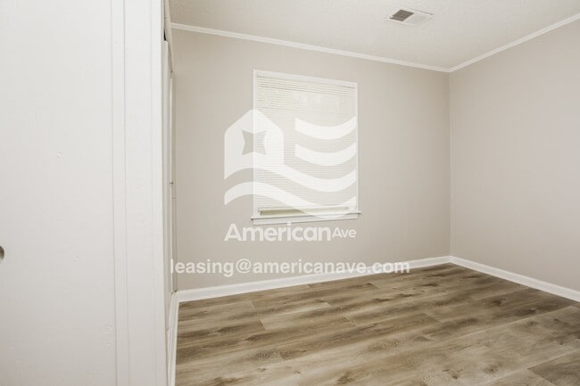 Building Photo - 8020 Park Ave
