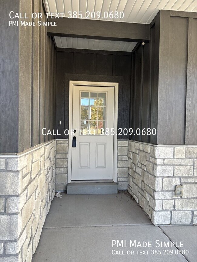 Building Photo - 1215 N 400 E
