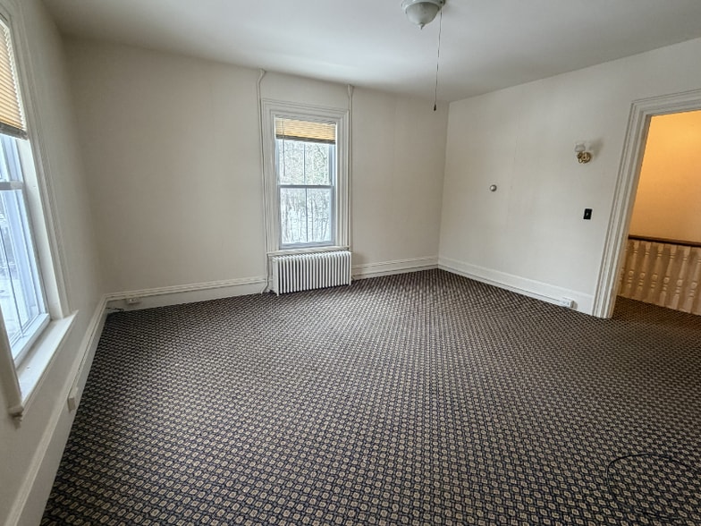 Building Photo - 96 Highland St