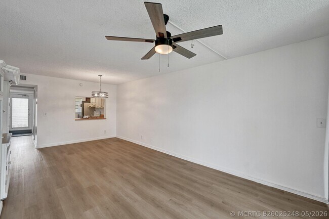 Building Photo - 9470 Poinciana Pl