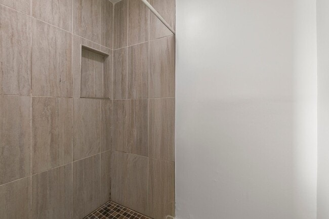Building Photo - 5422 S 23rd St