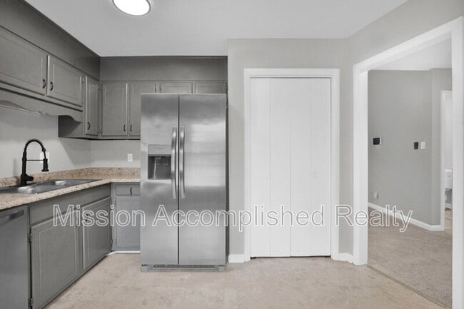 Building Photo - 3304 Redfox Rd