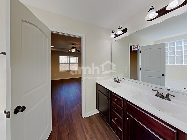 Building Photo - 228 Lanier Pl