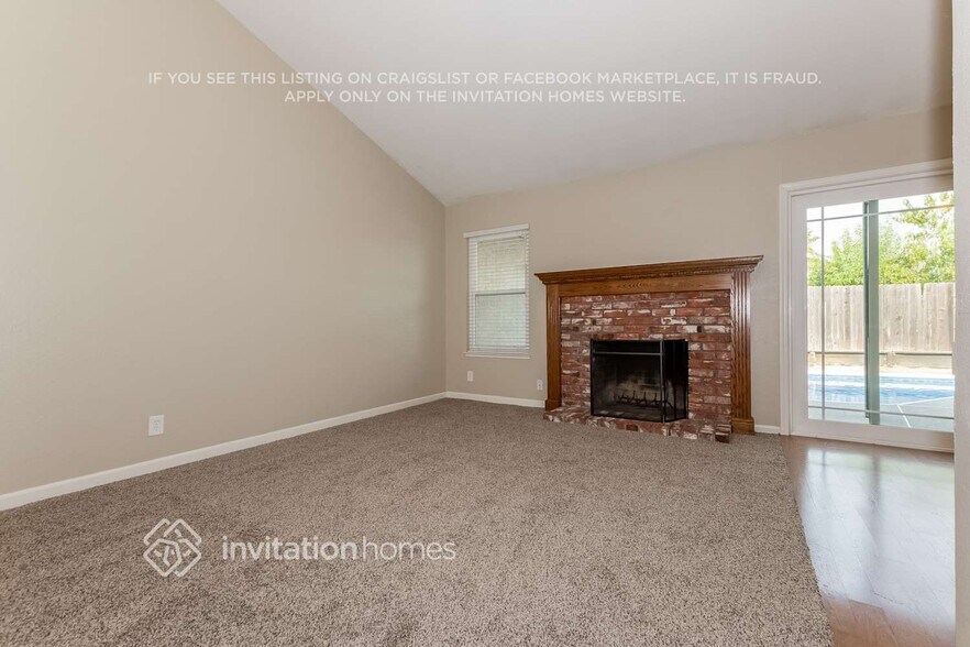 Building Photo - 1214 Cresthaven Dr