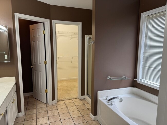 Building Photo - 3BR Townhome in Brentwood