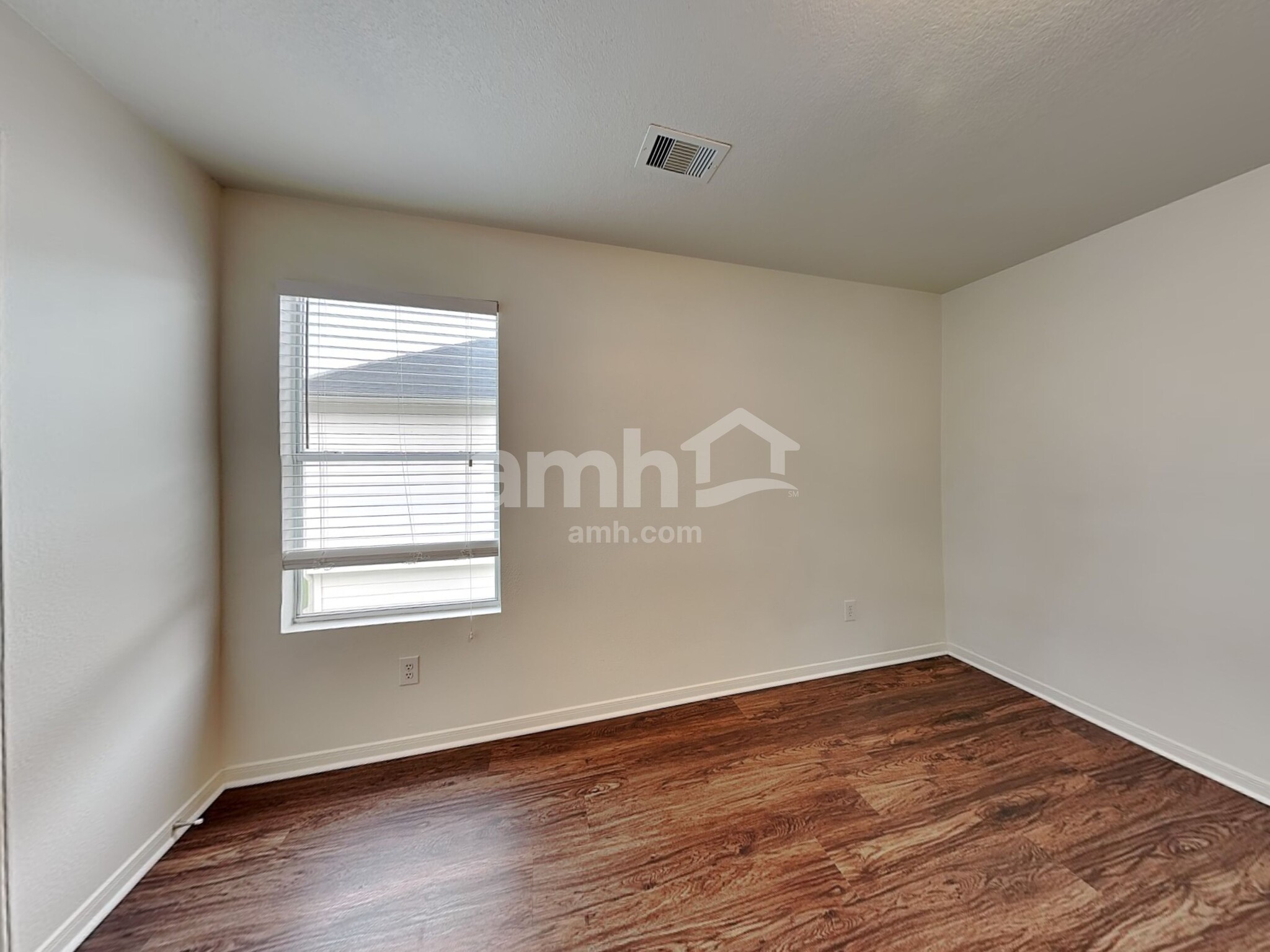 Building Photo - 5634 Cinnamon Lake Dr