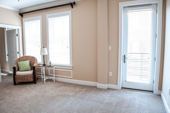 Building Photo - Luxurious Condo in Downtown Fayetteville