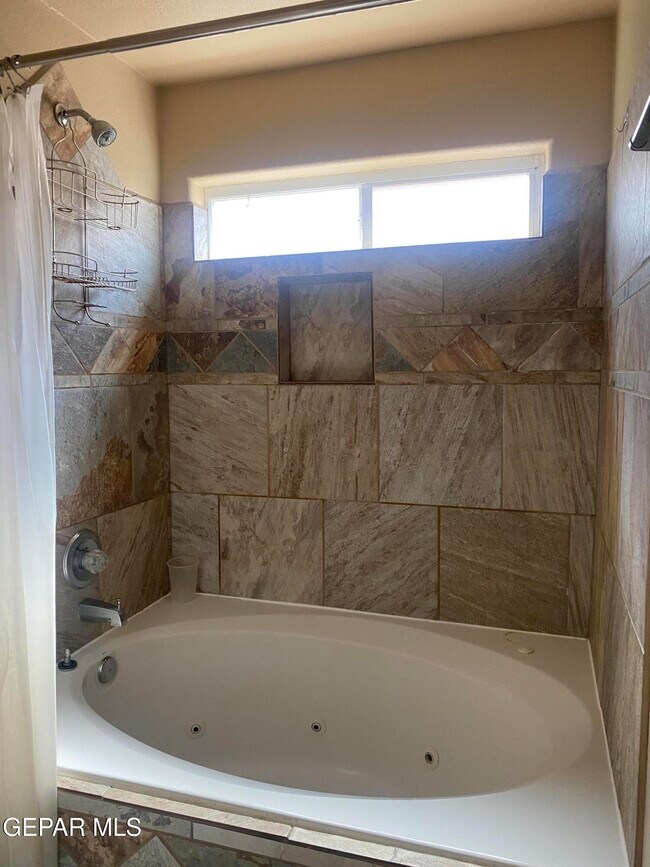 Building Photo - 7732 Maple Landing Court