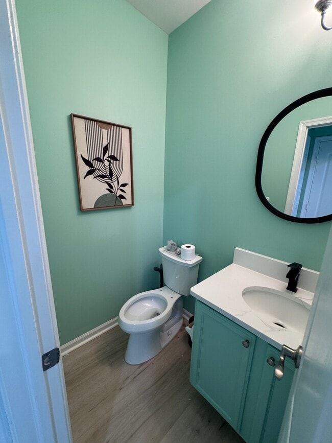 Building Photo - 1307 Emsworth Dr