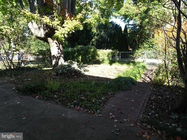 Building Photo - 617 South St