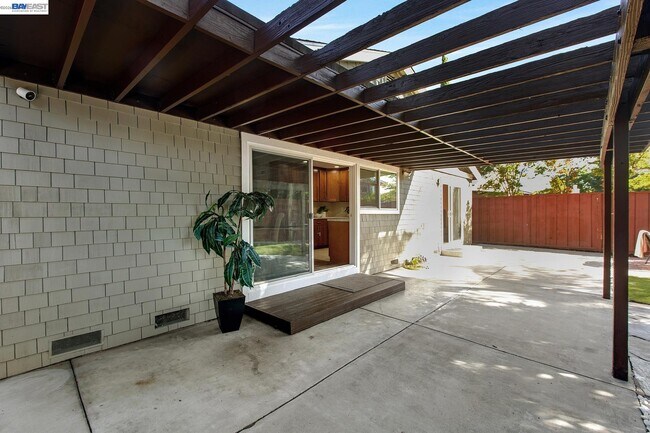 Building Photo - 238 Arbor Valley Dr