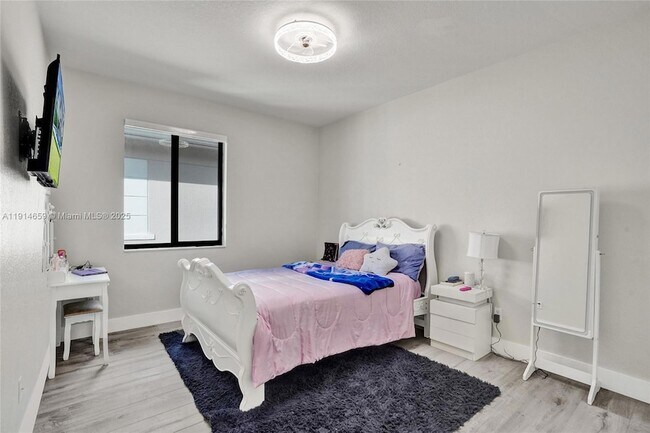 Building Photo - 10795 Oceano Wy