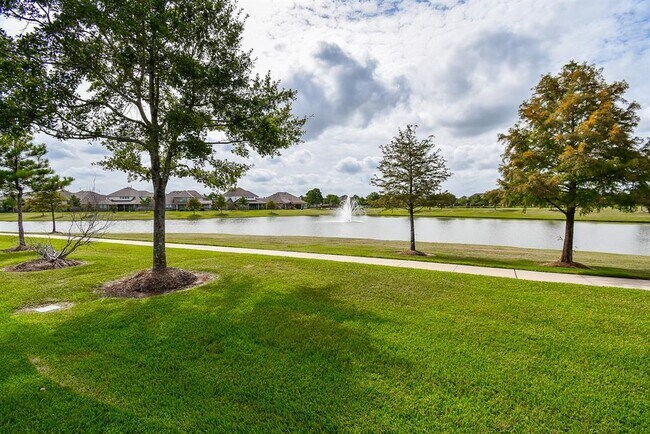 Building Photo - 25807 Somerset Meadows Ct