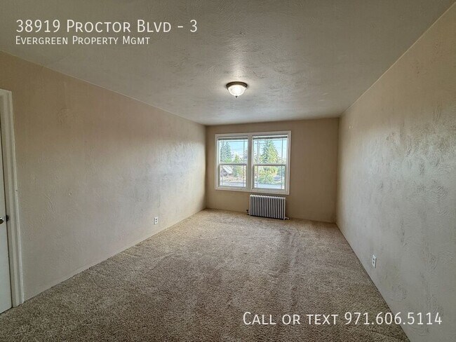 Building Photo - 38919 Proctor Blvd