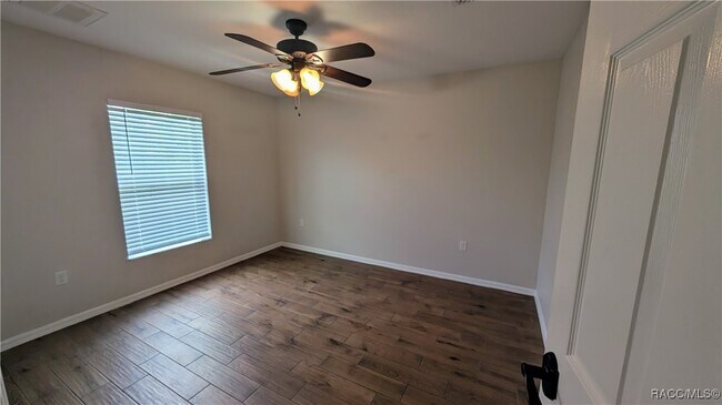 Building Photo - 5333 W Customer Ct