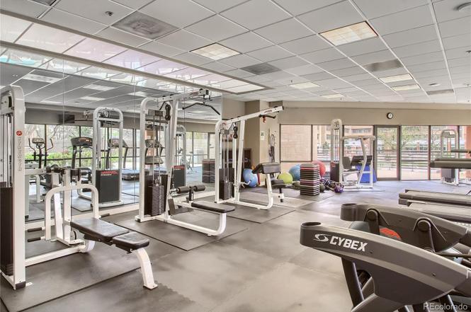 Building Photo - 100 Park Ave W