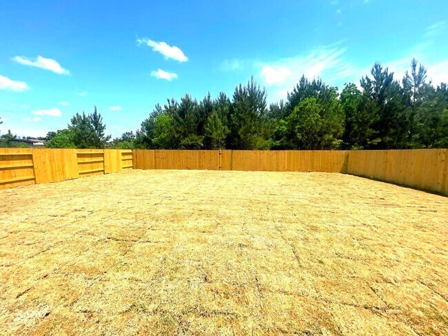 Building Photo - 350 Rd 5105