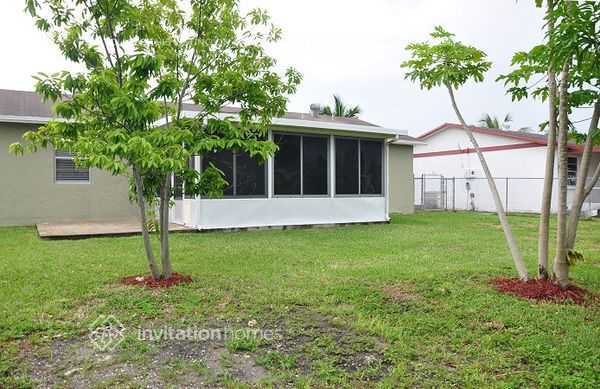 Building Photo - 7714 SW 6th Ct