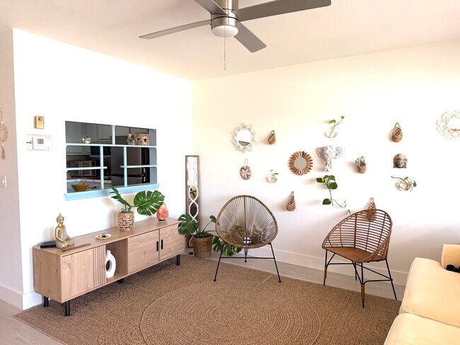 Building Photo - 3322 Cynthia Ln