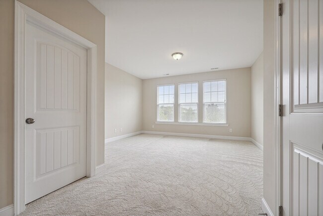 Building Photo - 322 Acorn Hollow Pl