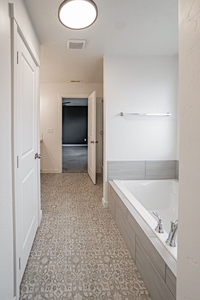 Building Photo - 12220 W Terrazzo Dr