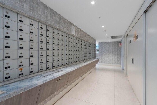 Building Photo - 899 Jeffery St