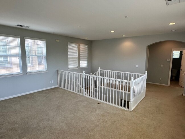 Building Photo - Spacious 4 Bed, 3 Bath House in Mountain House, CA