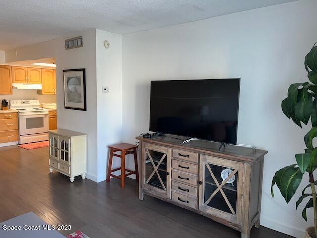 Building Photo - 4800 Ocean Beach Blvd