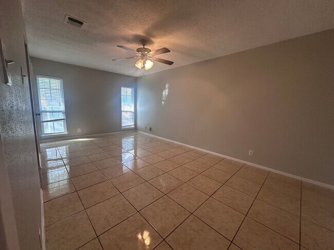 Building Photo - CUTE 3/2 NESTLED ON A CORNER LOT IN CONVER...