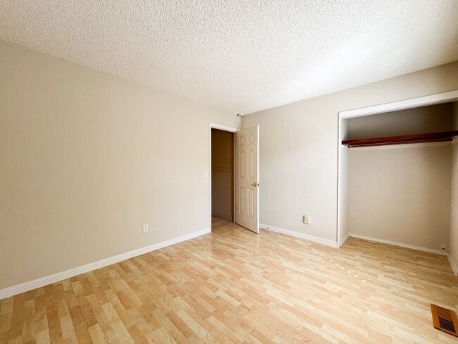 Building Photo - Charming 1 Bedroom, 1 Bath Rental with Pri...