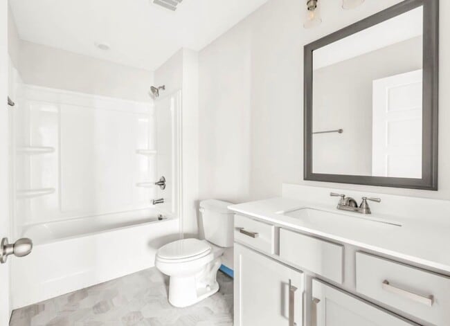 Building Photo - Brand New Three Bedroom