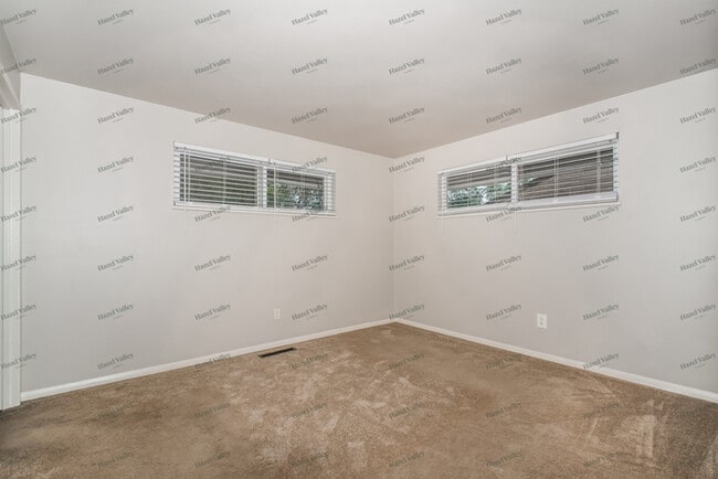 Building Photo - 4814 Neptune Ln