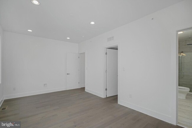 Building Photo - Pennsport Townhome with Garaged Parking