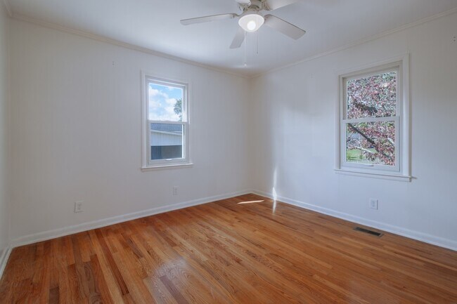 Building Photo - 328 Margo Ln