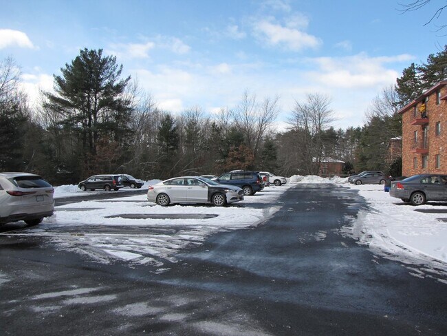 Building Photo - 1301 Bodwell Rd