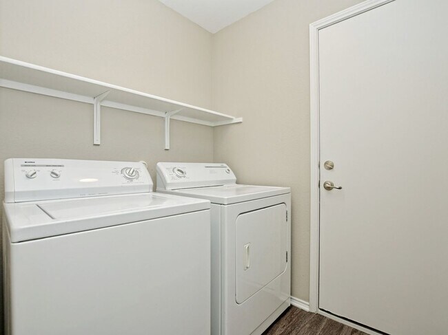 Building Photo - 9025 China Rose Dr