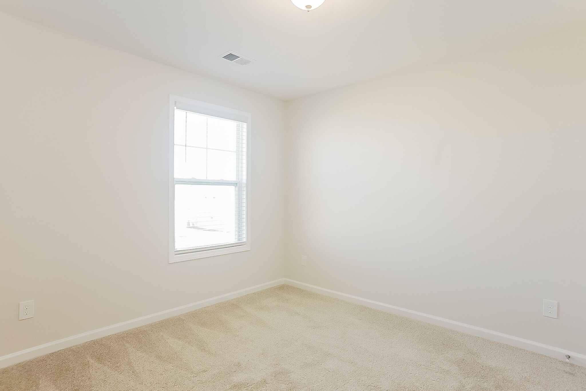 Building Photo - 4065 Thimbleberry Dr