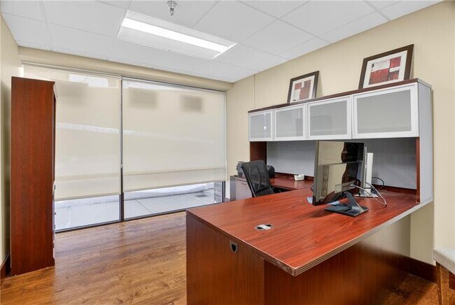 Building Photo - 750 Washington Rd