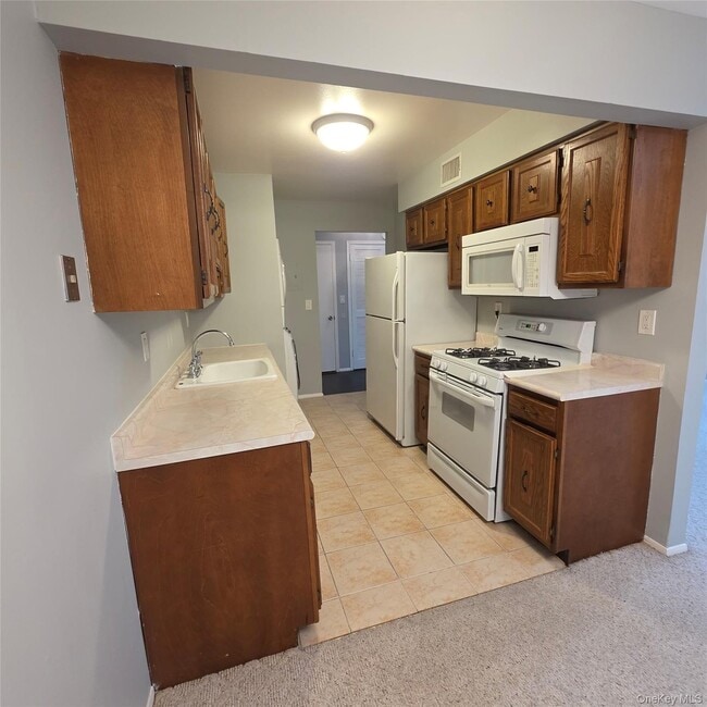 Building Photo - 80 New Holland Village